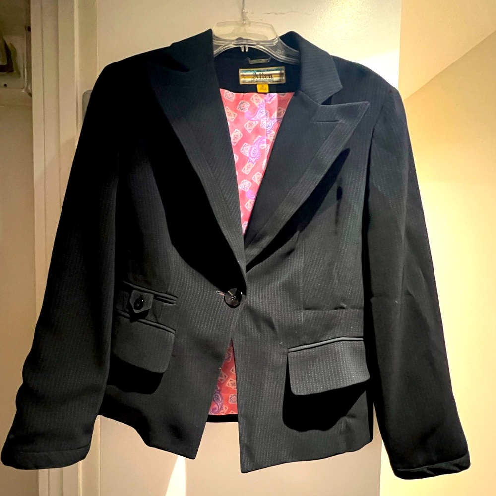 Allen by Allen B. Schwartz navy blue pinstripe skirt suit, size 12